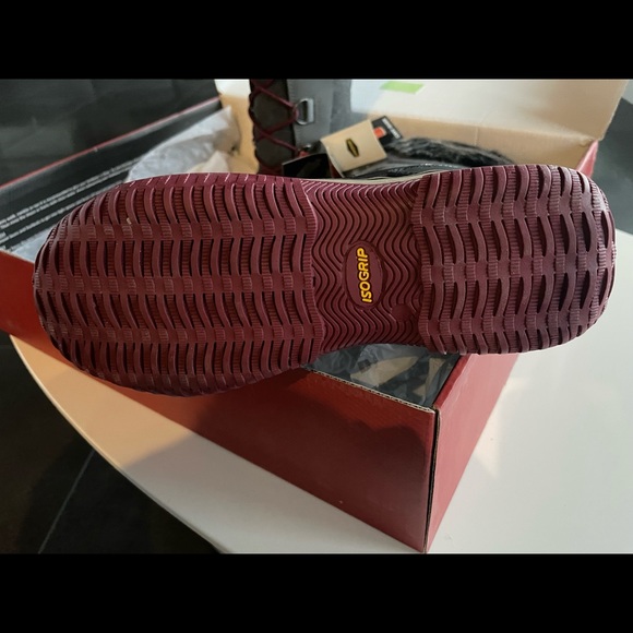 Womens Isoory Snow Boots - Picture 7 of 11